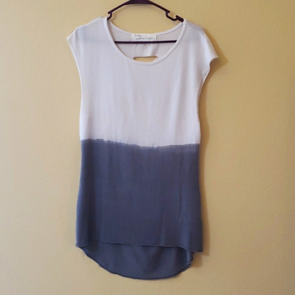Havana vintage open back white and gray top M